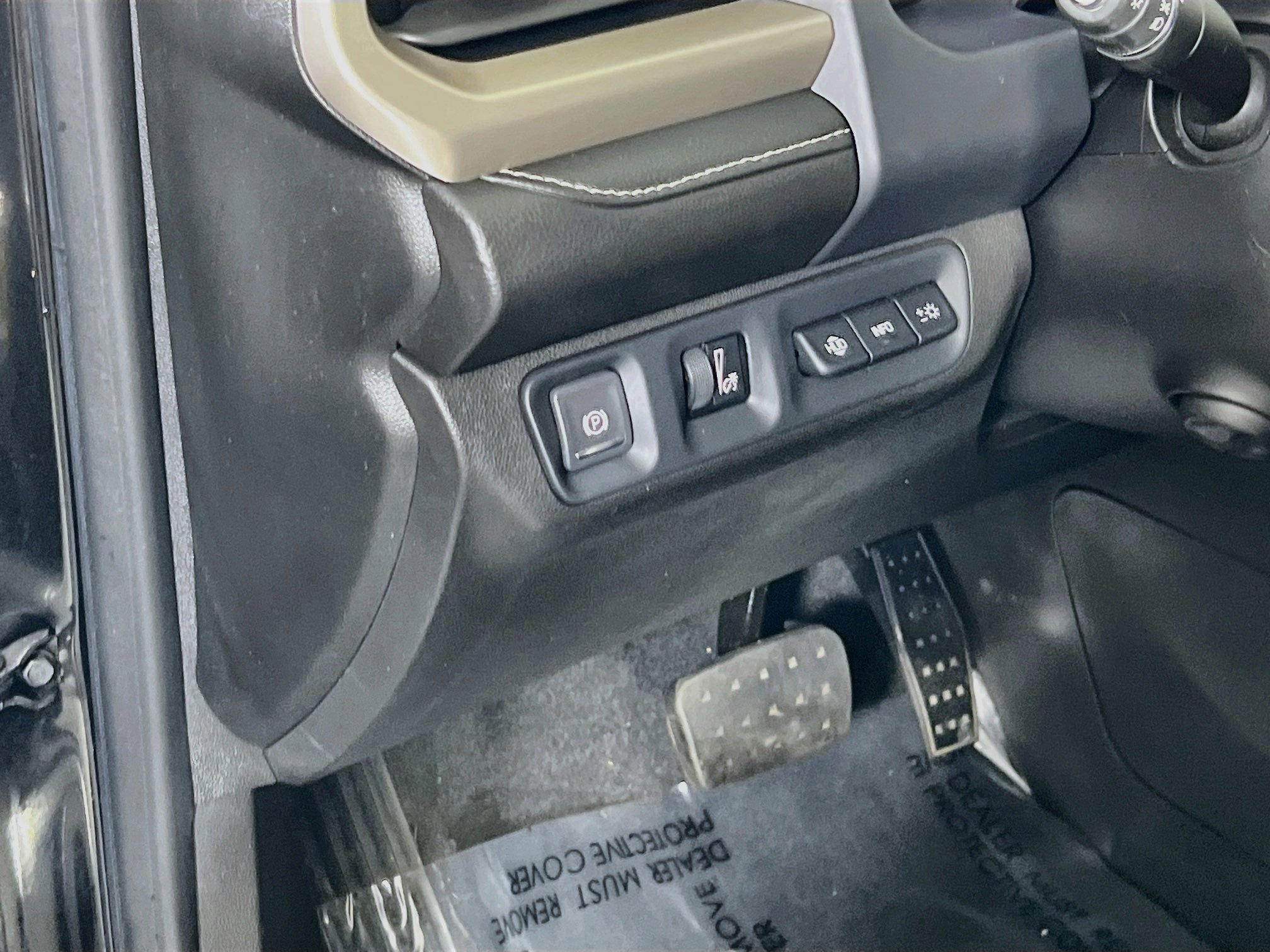 Used 2021 GMC Acadia Denali w/ Denali Ultimate Package AWD/4WD image 10