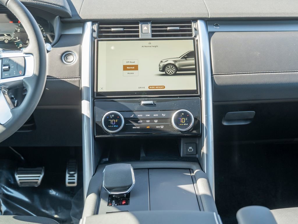 New 2025 Land Rover Discovery Dynamic SE image 20