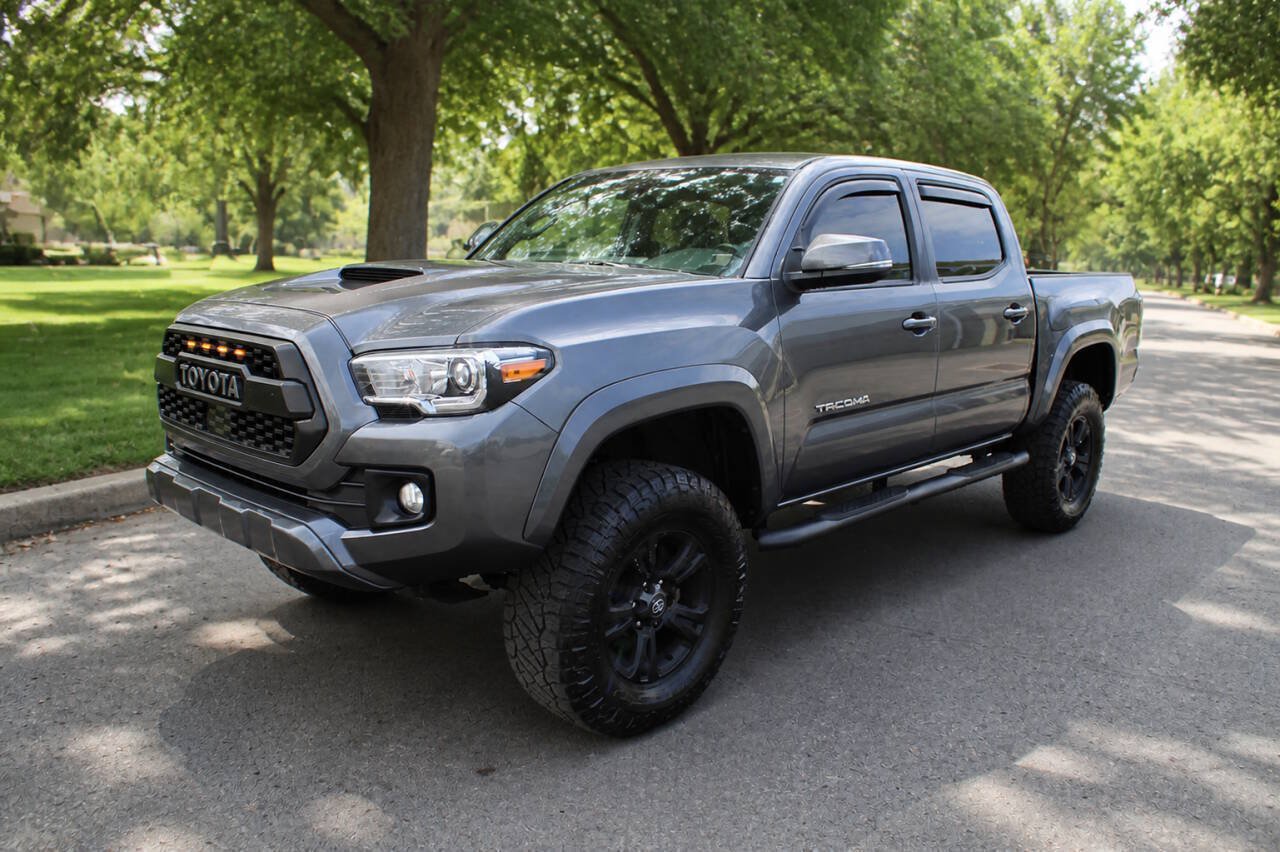 Used 2019 Toyota Tacoma TRD Sport AWD/4WD image 1