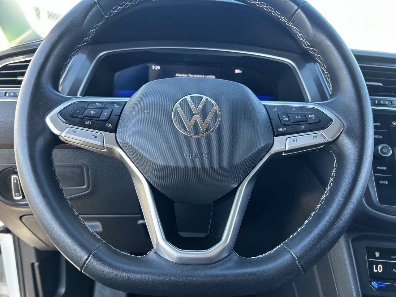 Used 2022 Volkswagen Tiguan SE FWD image 19