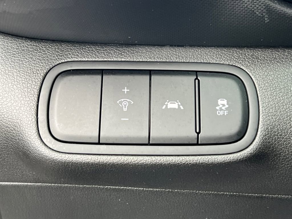 Used 2021 Hyundai Venue SEL image 28