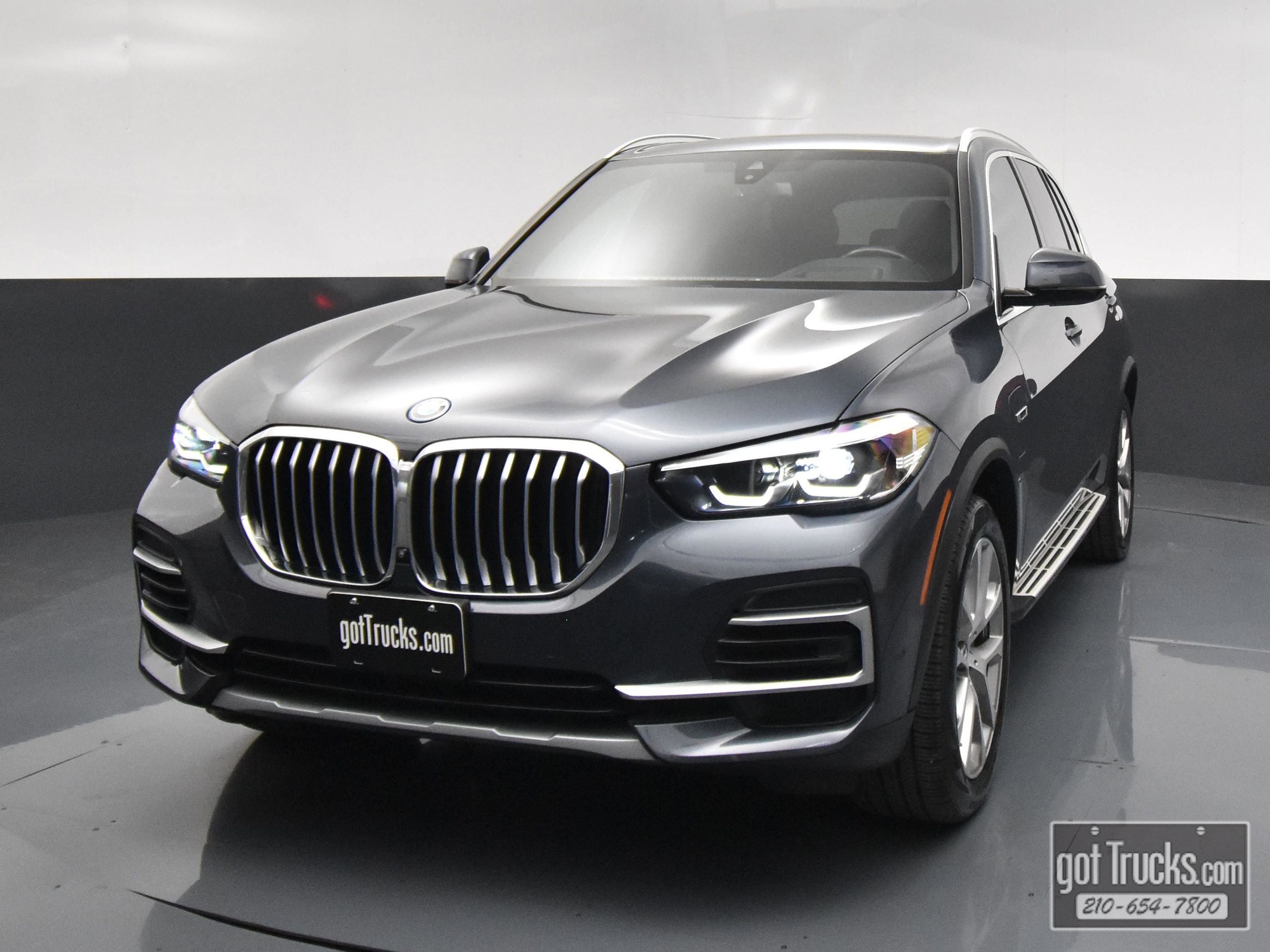 Used 2022 BMW X5 xDrive45e w/ Climate Comfort Package AWD/4WD image 47