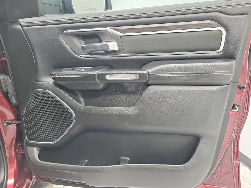 Used 2025 RAM 1500 Laramie AWD/4WD image 27