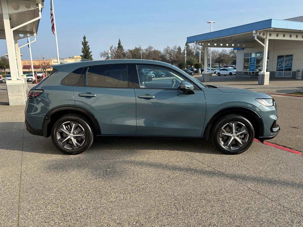 Used 2023 Honda HR-V EX-L image 4
