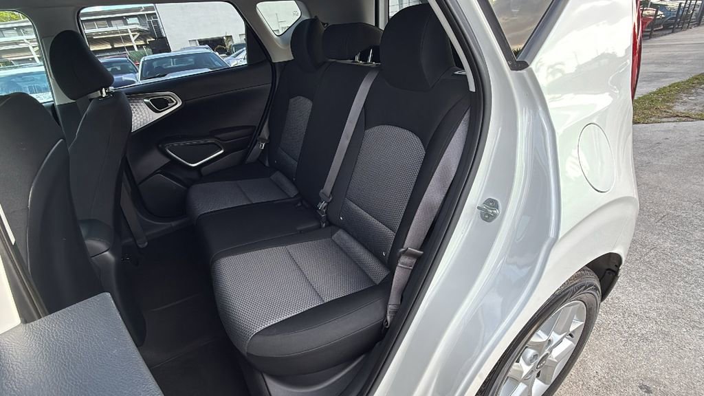 Used 2022 Kia Soul LX w/ Technology Package FWD image 25