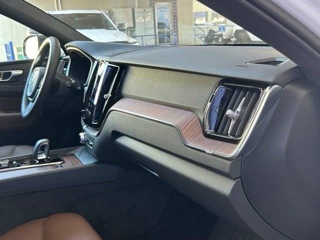 Used 2025 Volvo XC60 T8 Plus w/ Protection Package Premier AWD/4WD image 17