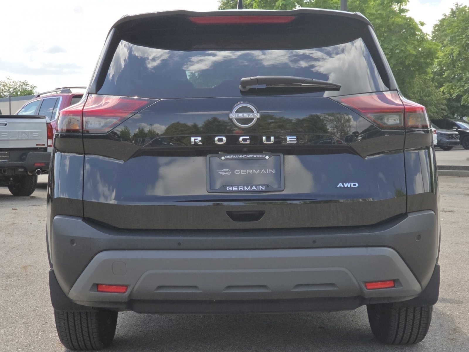 Used 2023 Nissan Rogue S AWD/4WD image 14