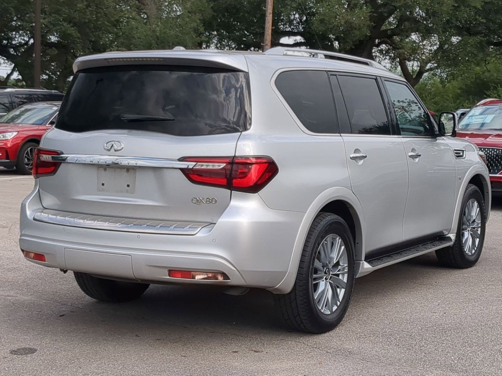Used 2019 INFINITI QX80 Luxe AWD/4WD image 3