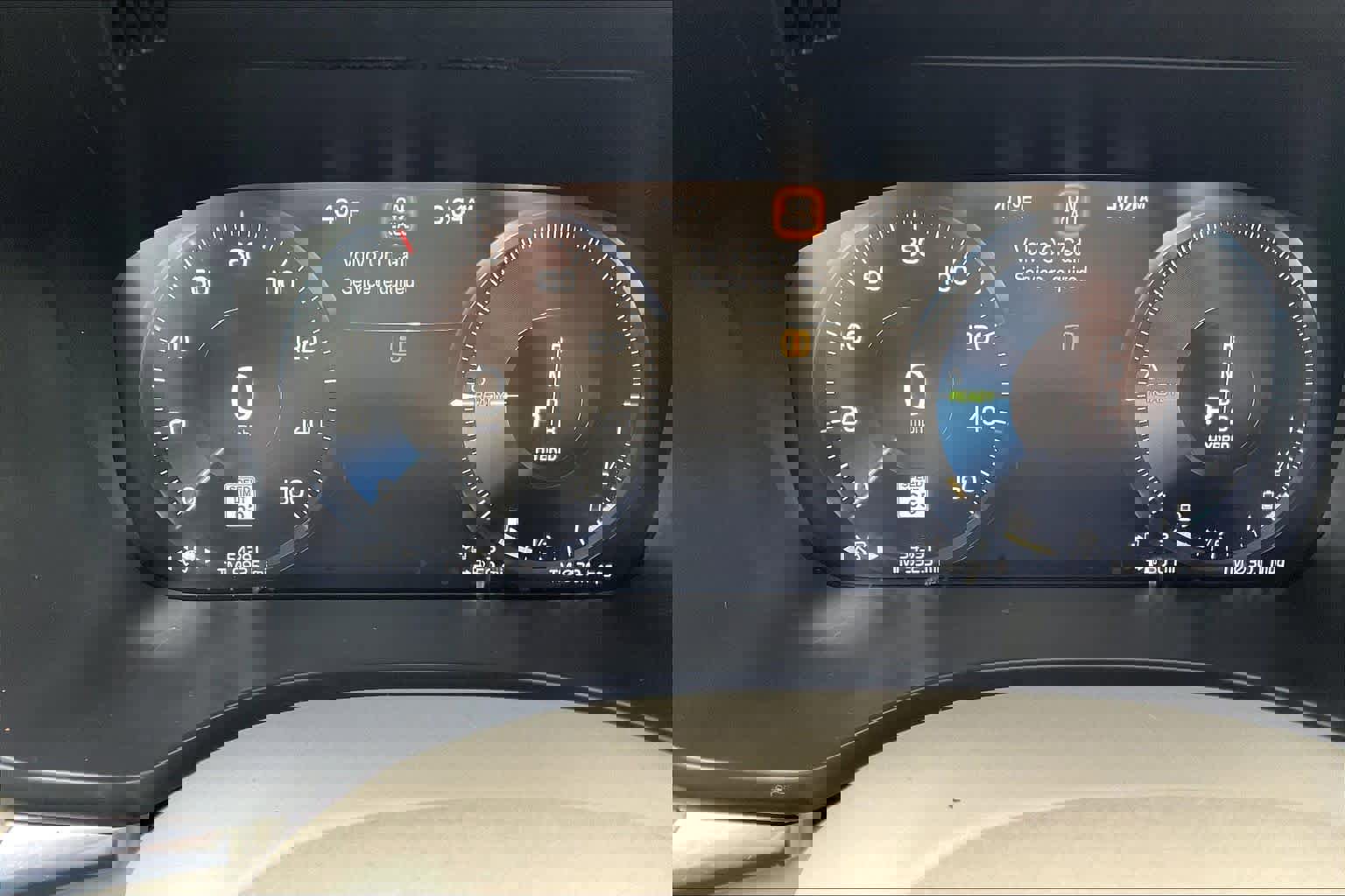 Used 2018 Volvo XC60 T8 Inscription w/ Advanced Package image 23