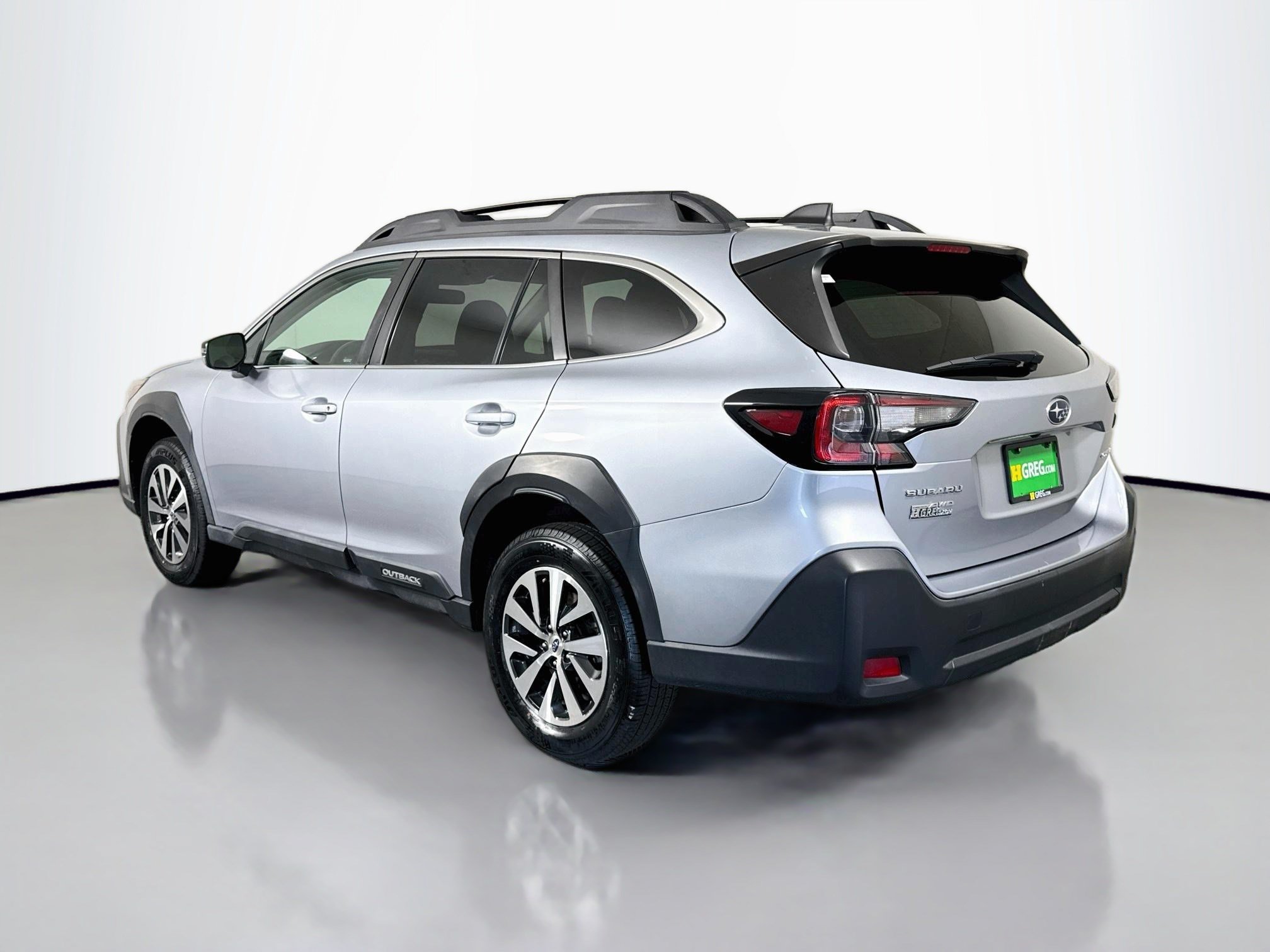 Used 2023 Subaru Outback Premium AWD/4WD image 7