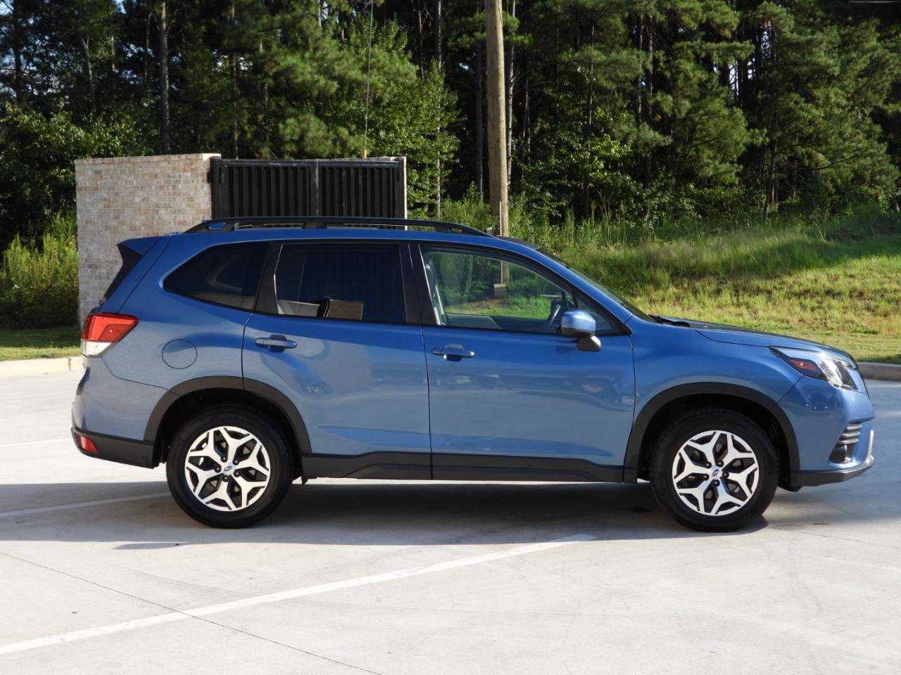 Used 2022 Subaru Forester Premium AWD/4WD image 37