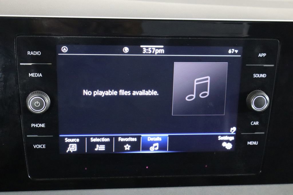 Used 2025 Volkswagen Jetta SE image 32