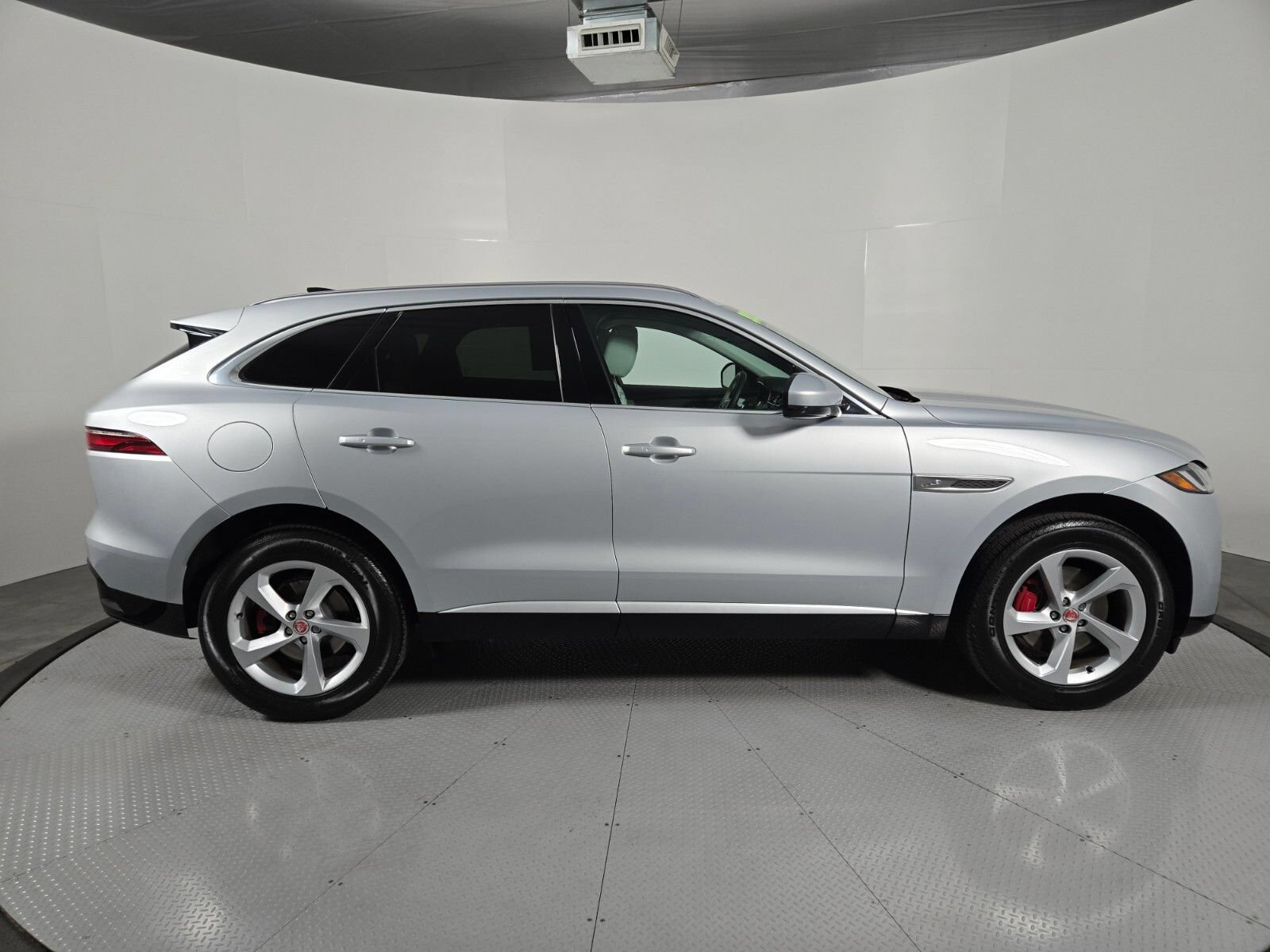 Used 2023 Jaguar F-PACE S AWD/4WD image 3