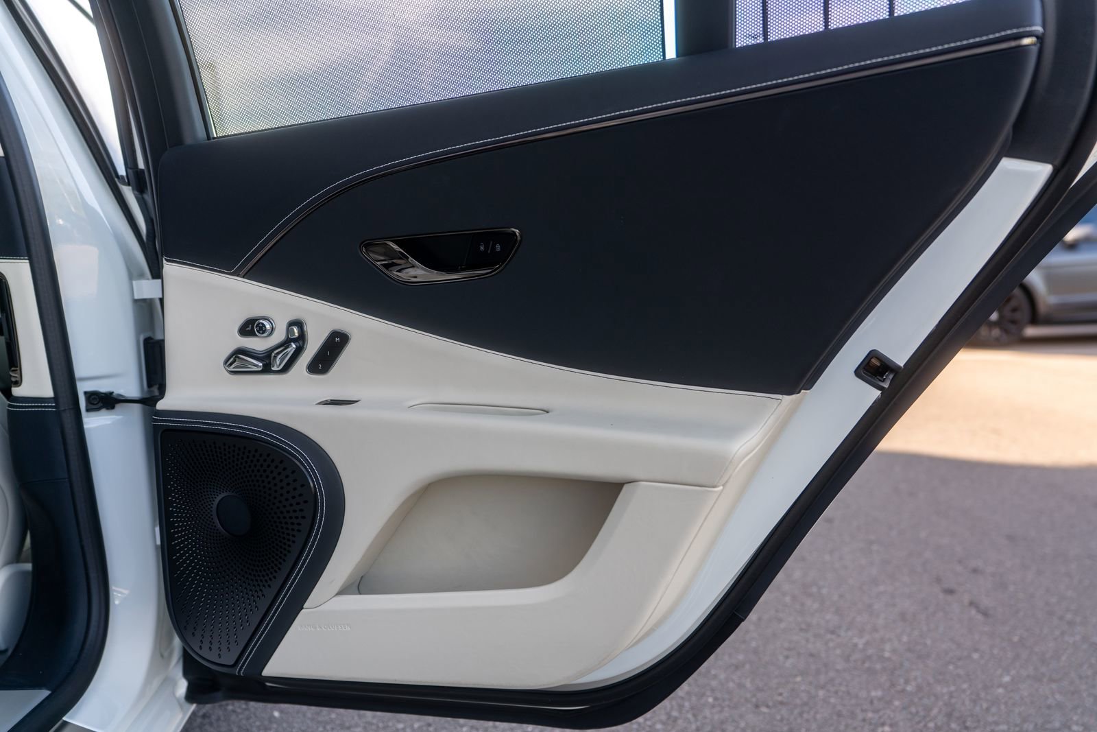 New 2026 Bentley Flying Spur Plug-In Hybrid image 39