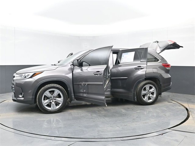Used 2017 Toyota Highlander Limited image 56