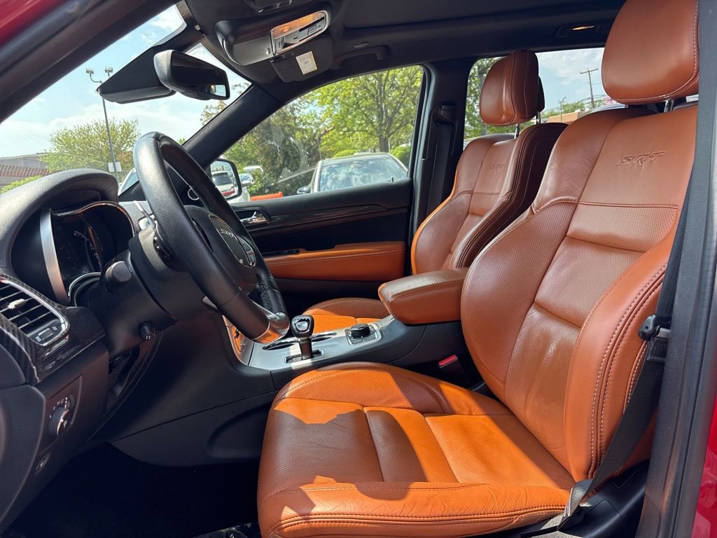 Used 2015 Jeep Grand Cherokee SRT w/ Luxury Group II AWD/4WD image 2