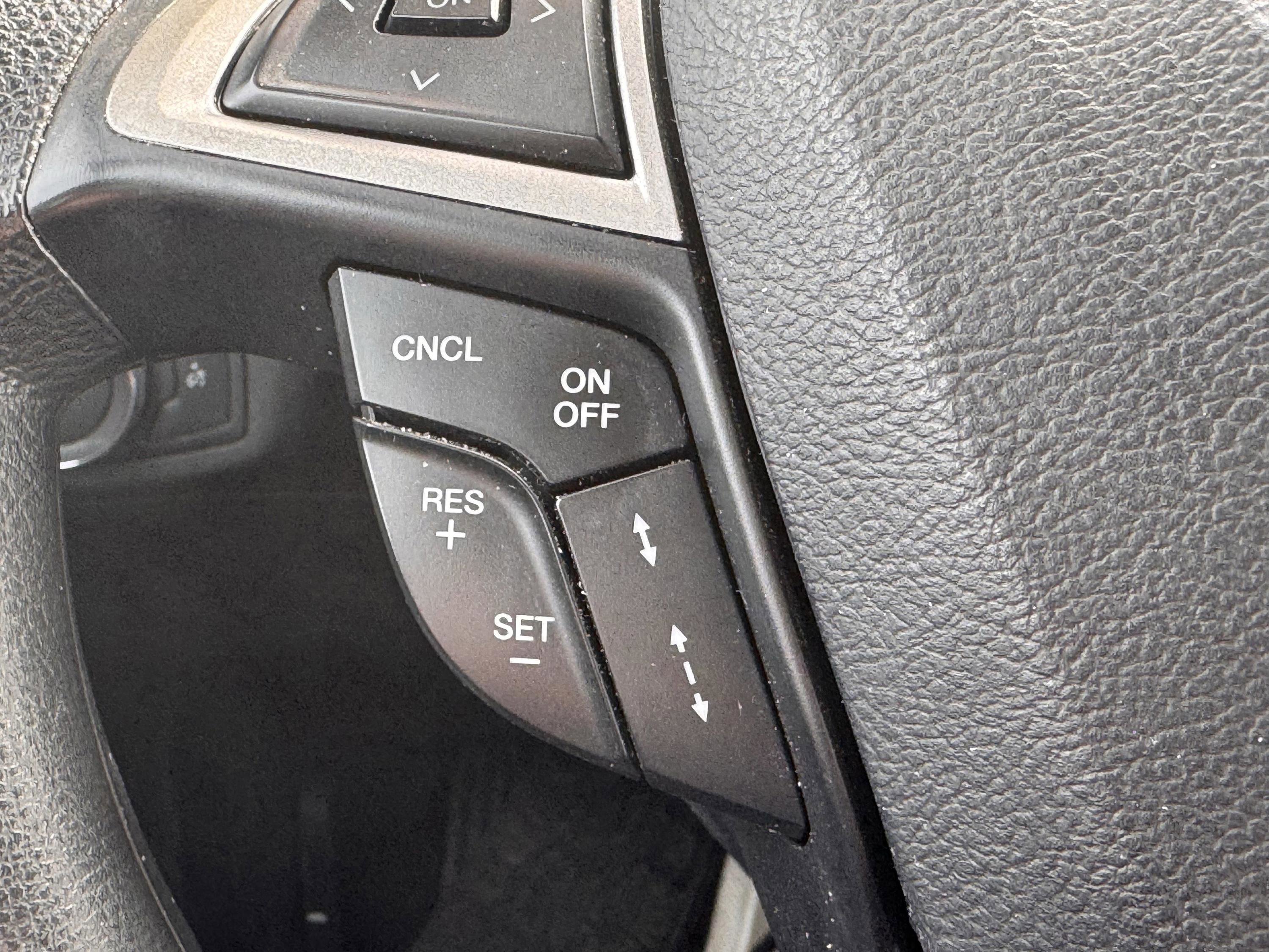 Used 2019 Ford Fusion SE image 9