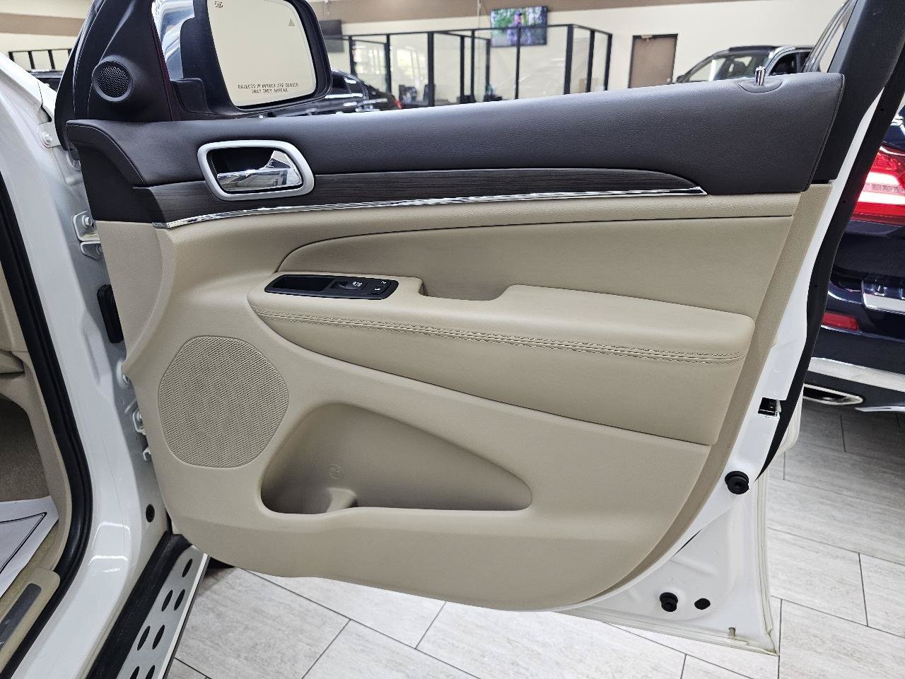 Used 2018 Jeep Grand Cherokee Overland RWD image 43