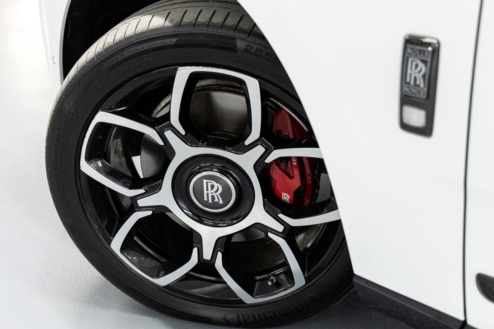 Certified 2024 Rolls-Royce Cullinan Black Badge image 21