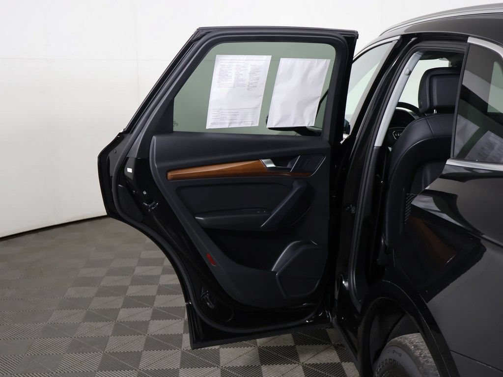 Used 2023 Audi Q5 2.0T Premium w/ Convenience Package AWD/4WD image 22