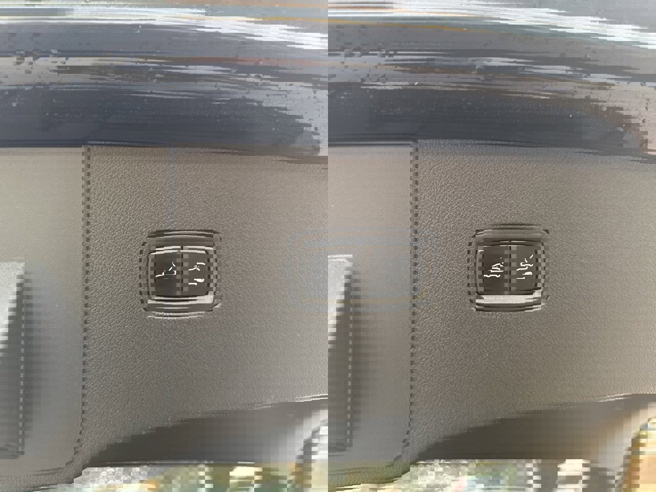 Used 2024 Porsche Cayenne Coupe image 8