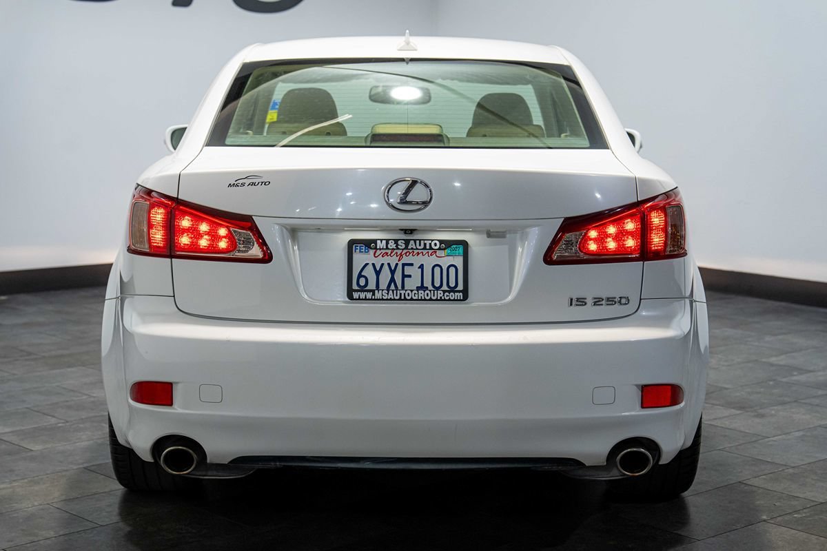 Used 2013 Lexus IS 250 w/ Premium Pkg Value Edition RWD image 3