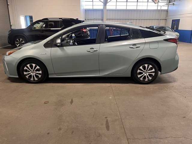 Used 2022 Toyota Prius XLE image 6