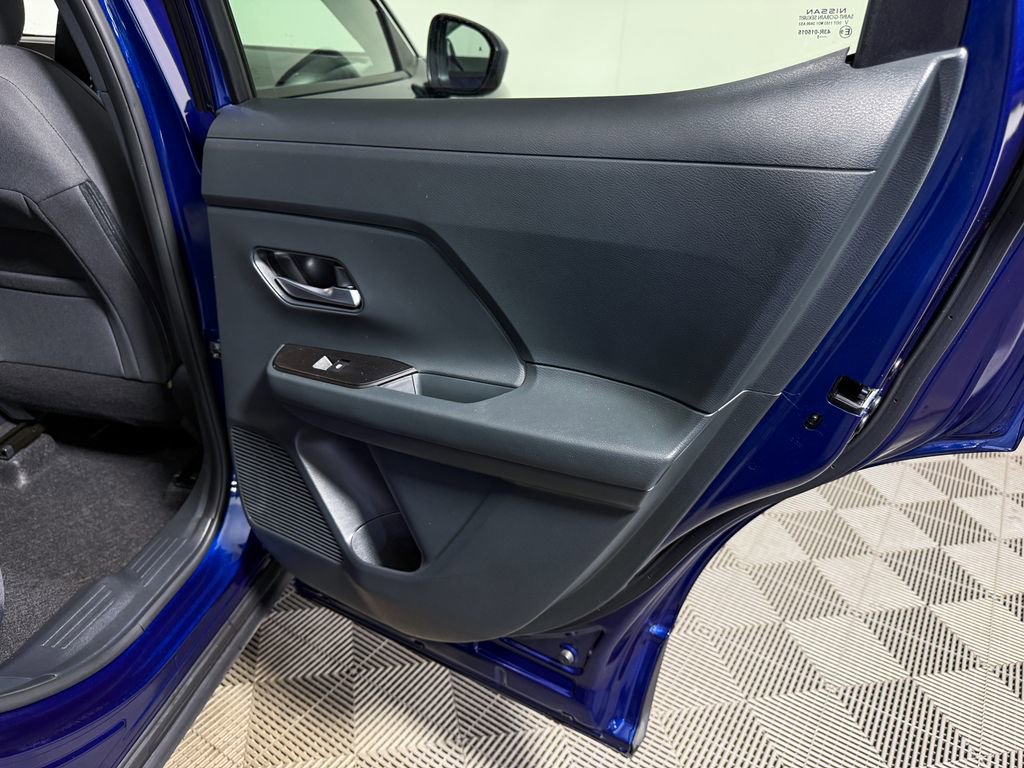 Certified 2025 Nissan Kicks SV AWD/4WD image 40