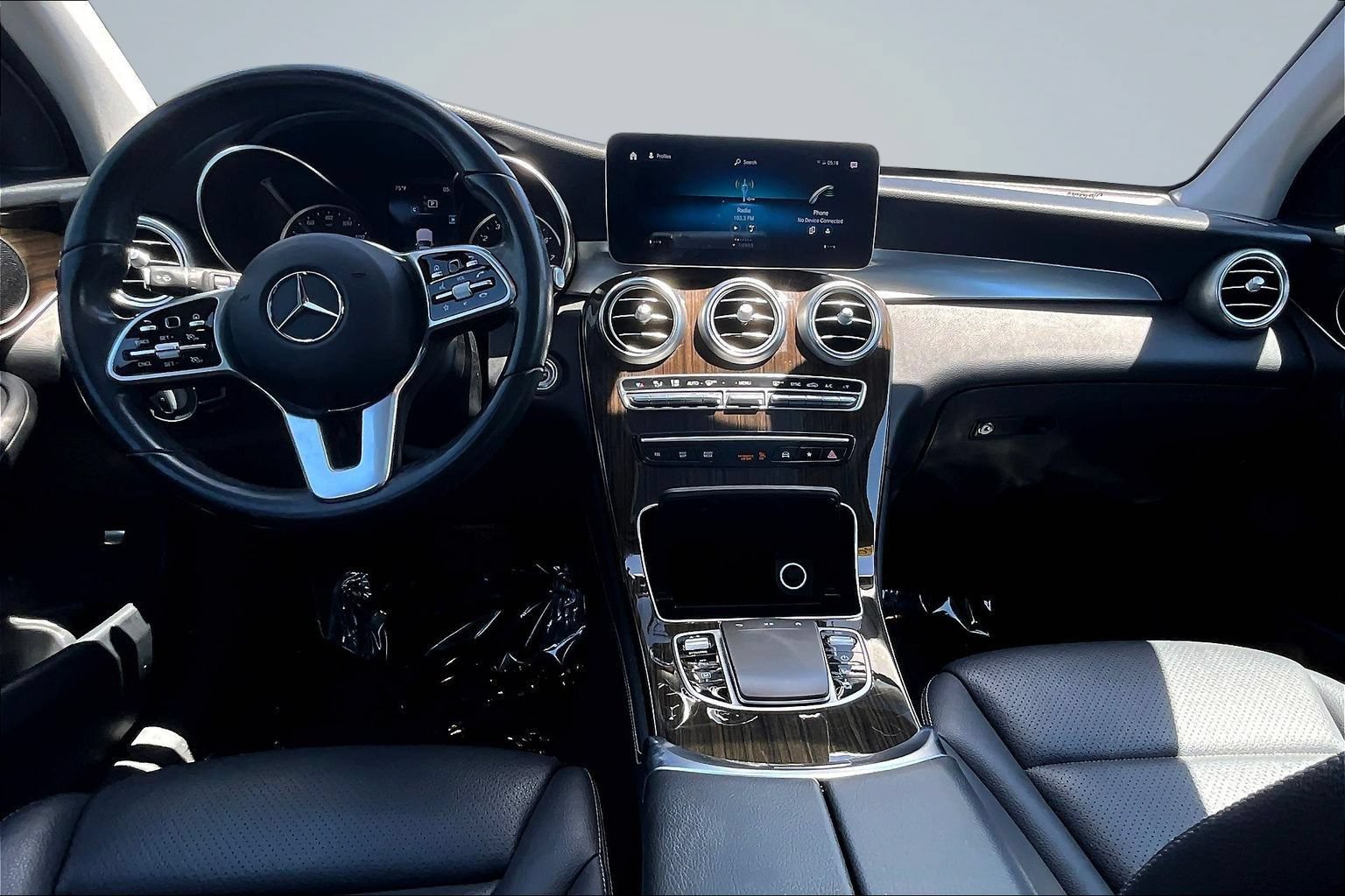 Used 2021 Mercedes-Benz GLC 300 w/ Premium Package image 8