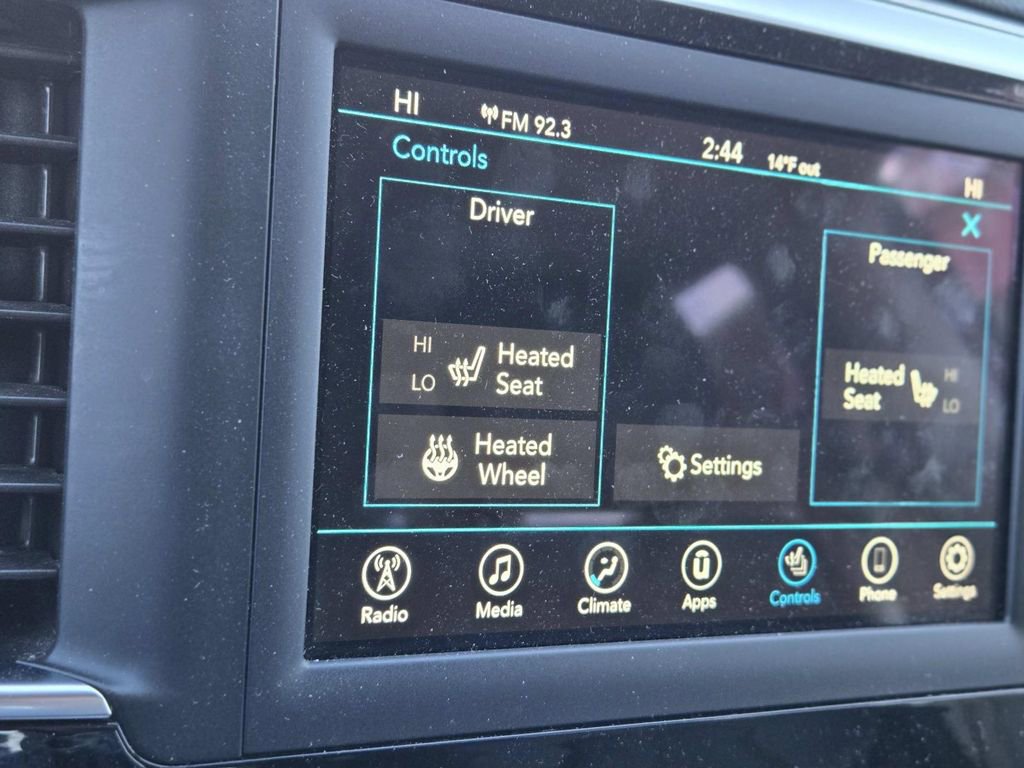 Used 2020 Chrysler Pacifica Touring-L image 29