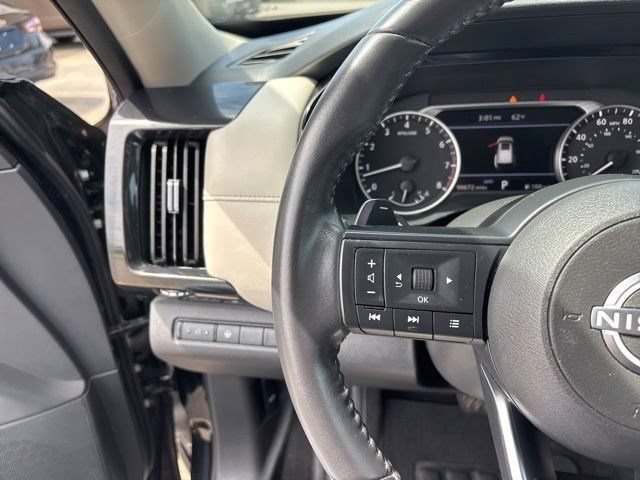 Used 2024 Nissan Pathfinder SV AWD/4WD image 17