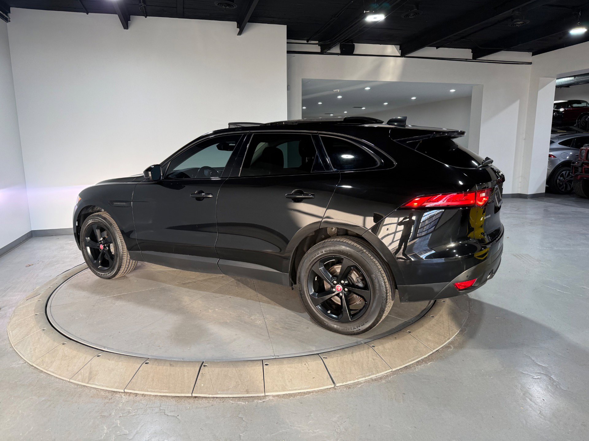 Used 2020 Jaguar F-PACE Prestige AWD/4WD image 12