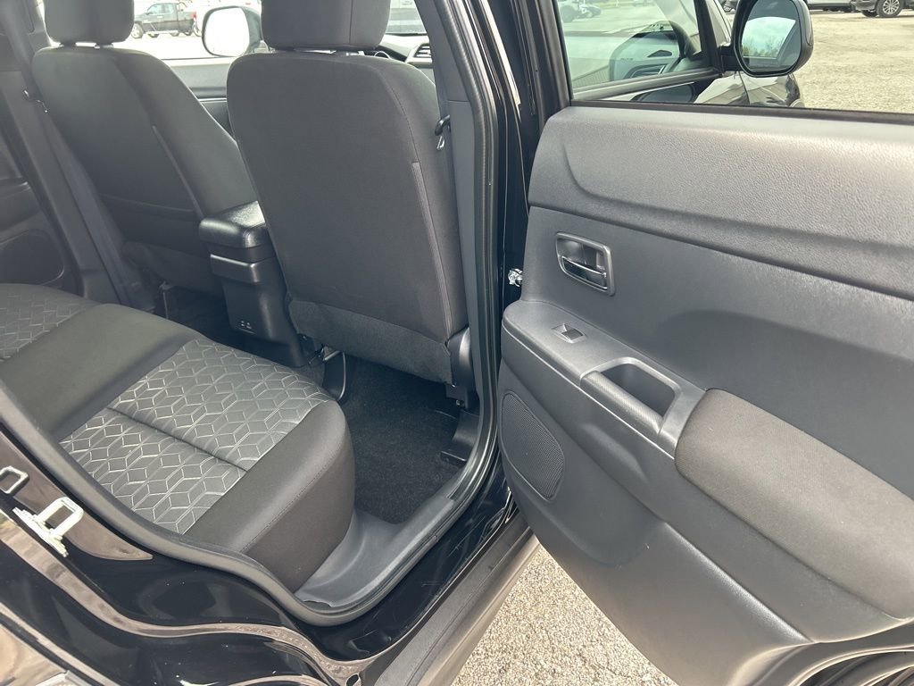 Used 2025 Mitsubishi Outlander Sport SE image 24