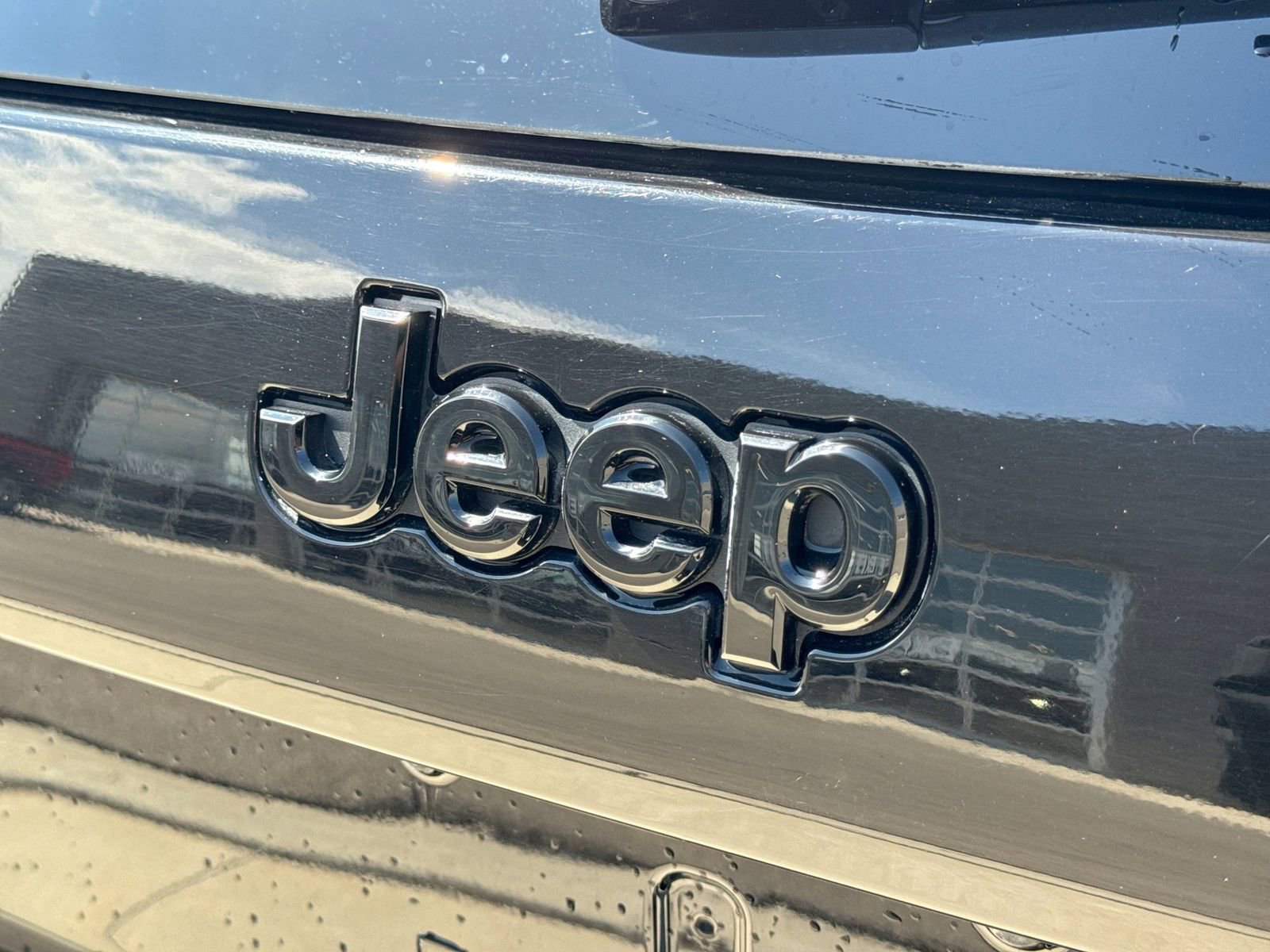 Used 2021 Jeep Cherokee Latitude Lux w/ Sun & Sound Group AWD/4WD image 10