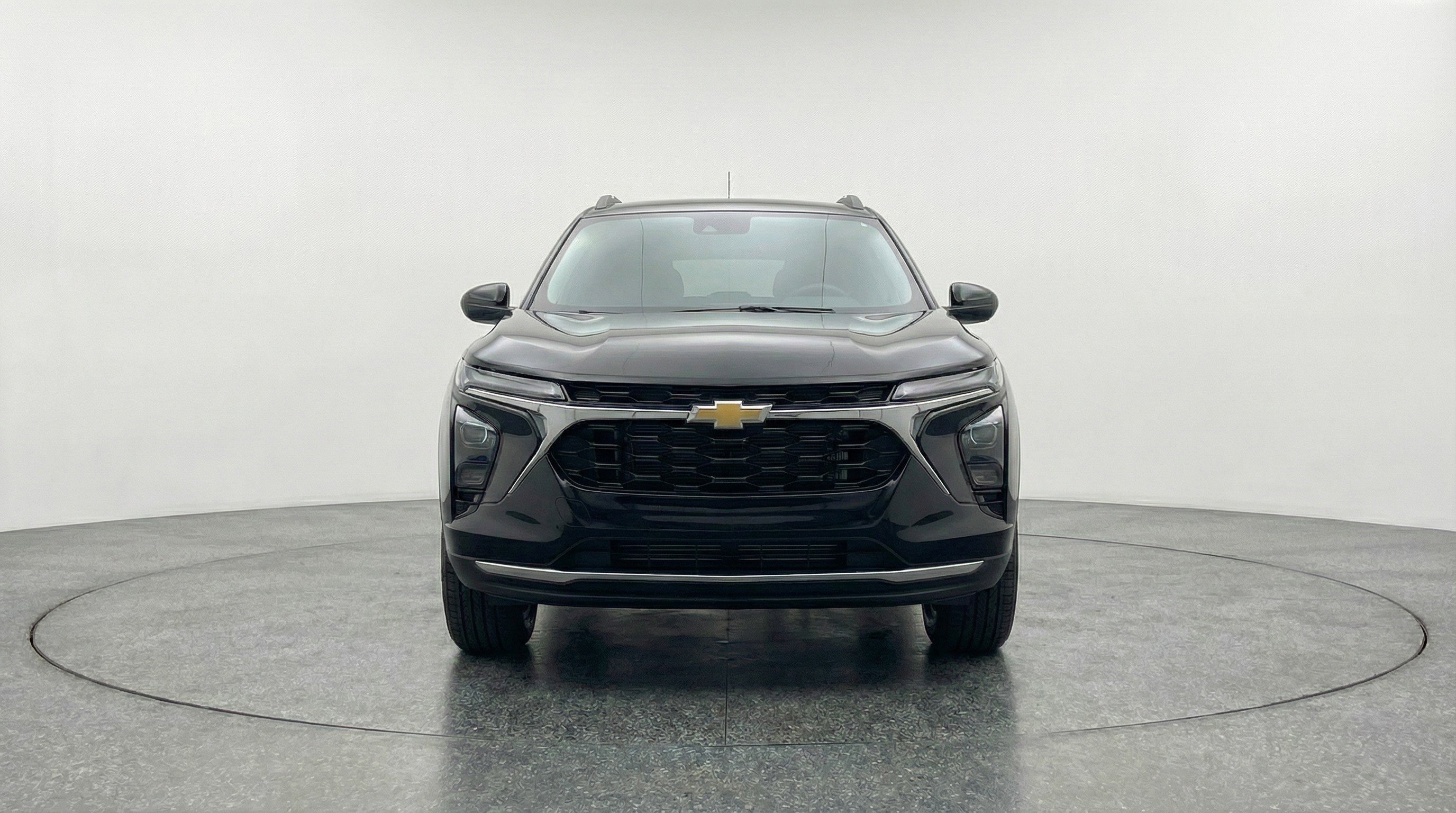 Used 2025 Chevrolet Trax LT image 2