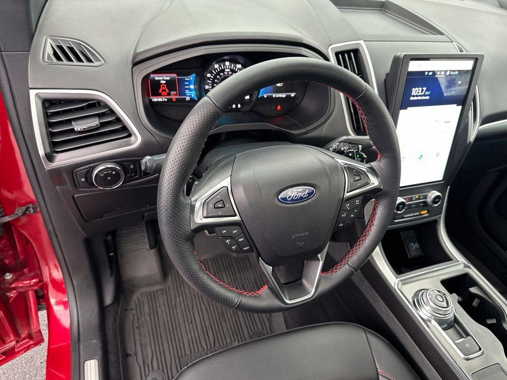 Certified 2024 Ford Edge ST-Line w/ Class II Trailer Tow Package AWD/4WD image 17