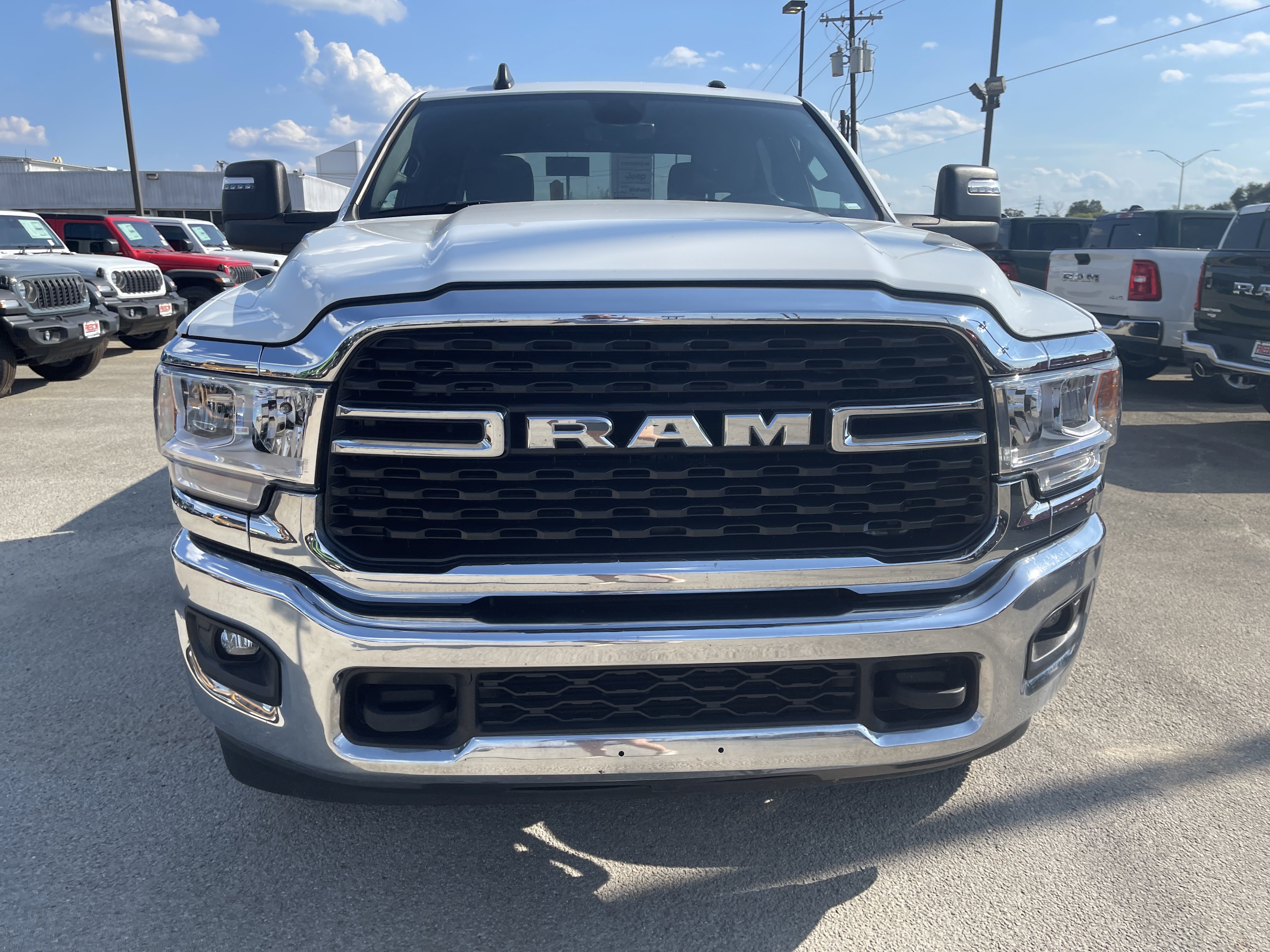 Used 2024 RAM 2500 Big Horn AWD/4WD image 9