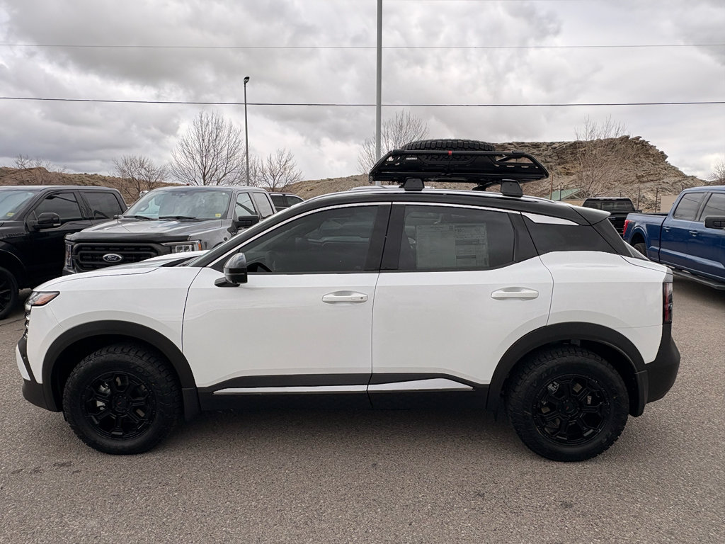 New 2026 Nissan Kicks SR w/ Cold Weather Package AWD/4WD image 2