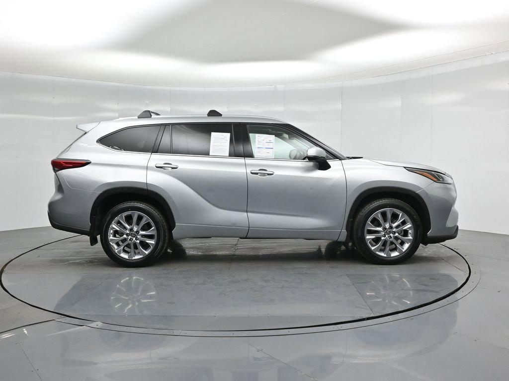 Used 2022 Toyota Highlander Limited image 27