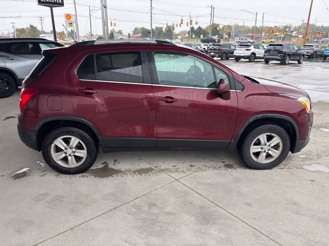 Used 2016 Chevrolet Trax LT w/ LT Convenience Package AWD/4WD image 8
