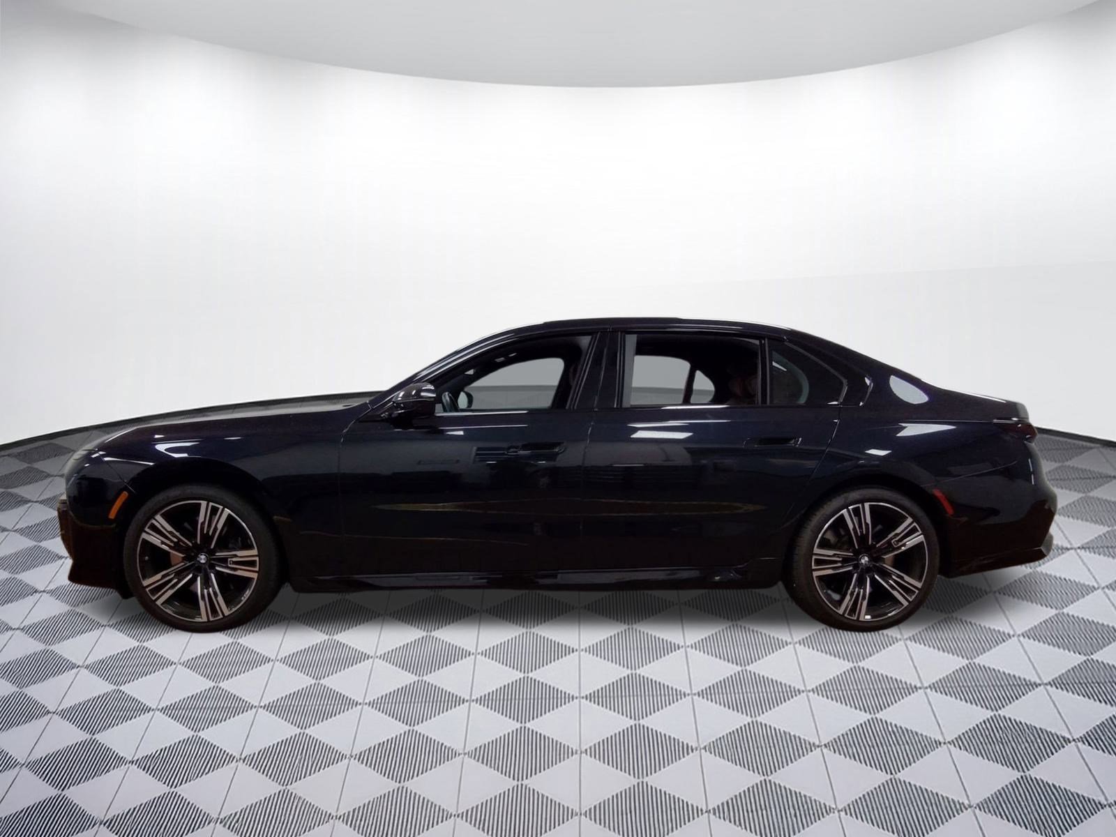 Certified 2023 BMW 760i xDrive w/ Luxury Rear Seating Package image 2