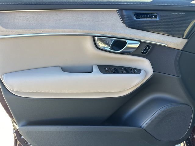 New 2026 Volvo XC90 T8 Ultra w/ Protection Package AWD/4WD image 13