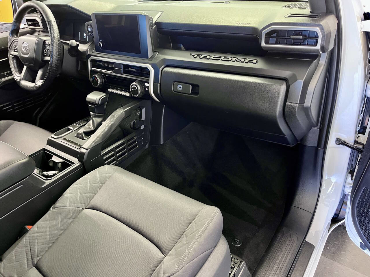 Used 2024 Toyota Tacoma SR image 18