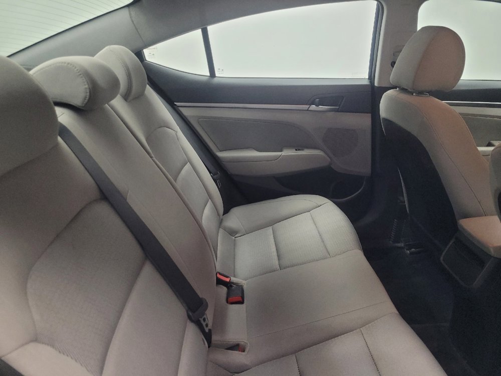 Used 2017 Hyundai Elantra SE FWD image 19