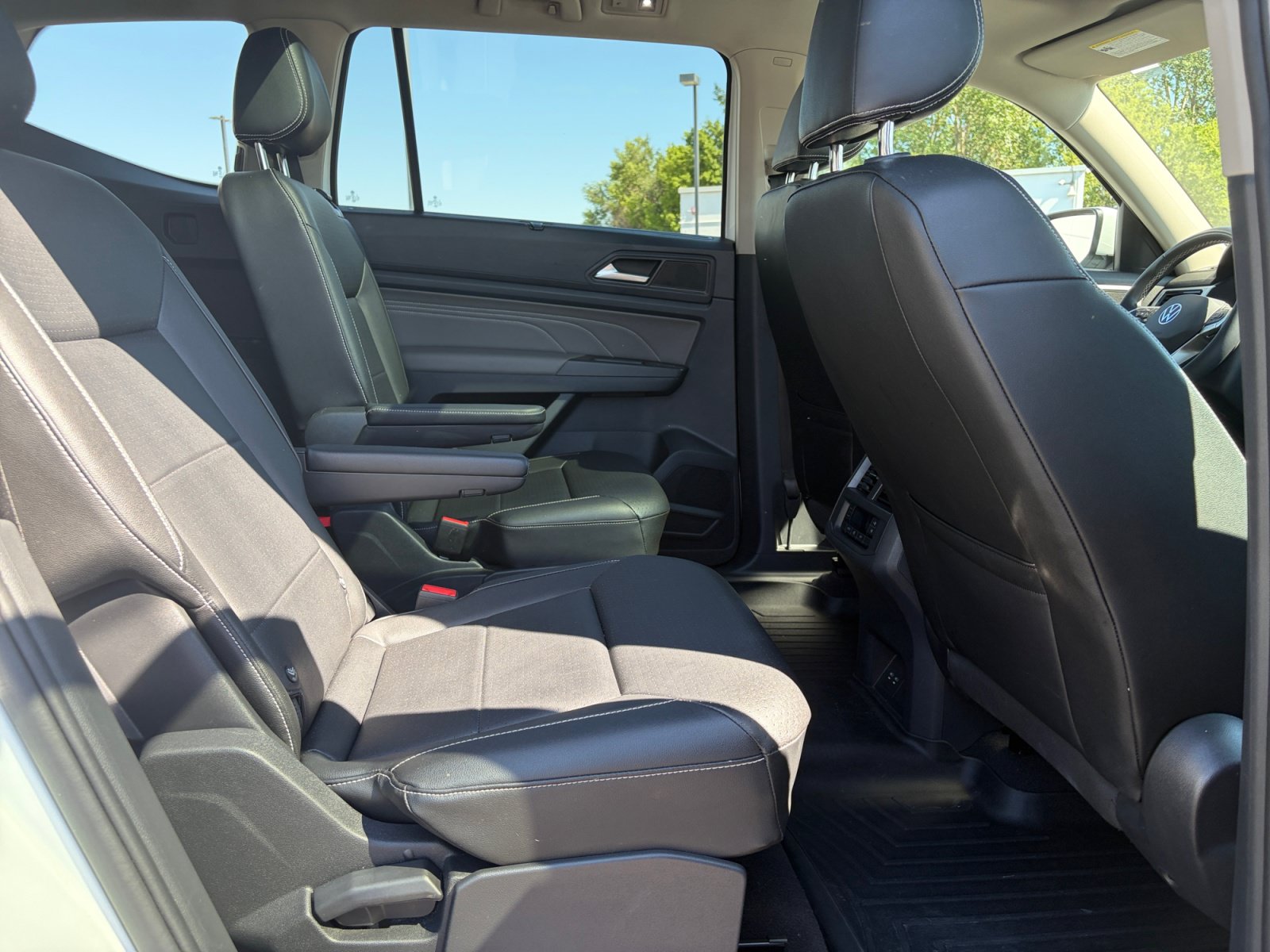 Used 2022 Volkswagen Atlas SE w/ Panoramic Sunroof Package FWD image 18