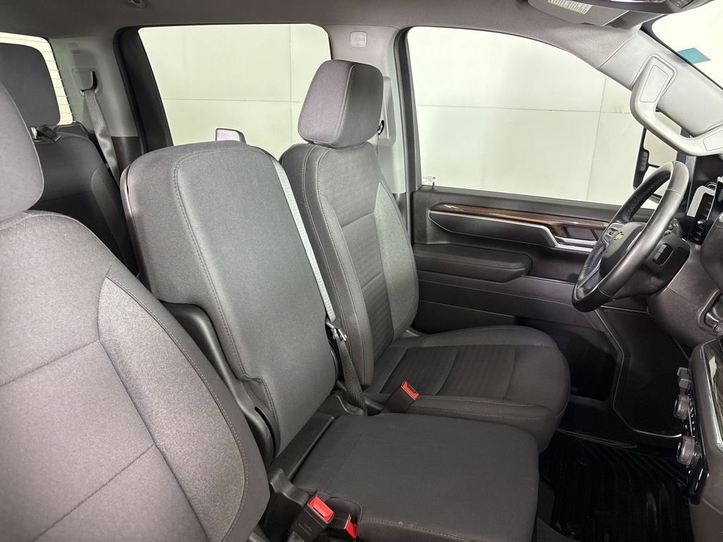 Used 2025 Chevrolet Silverado 2500 LT w/ Convenience Package AWD/4WD image 19