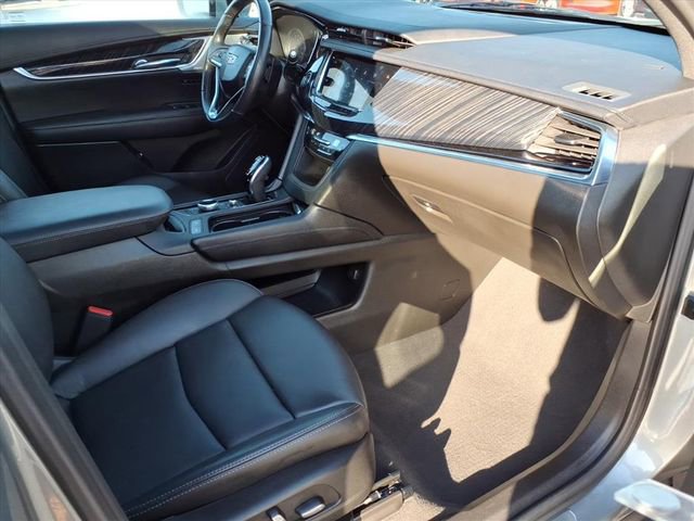 Used 2024 Cadillac XT6 Premium Luxury w/ Technology Package AWD/4WD image 25