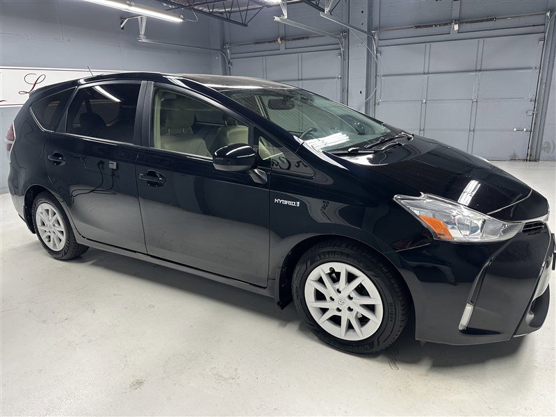 Used 2016 Toyota Prius V Four image 8