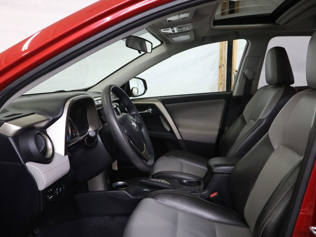 Used 2015 Toyota RAV4 XLE FWD image 19