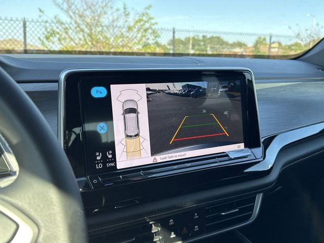 New 2026 Volkswagen Atlas Cross Sport SE image 18